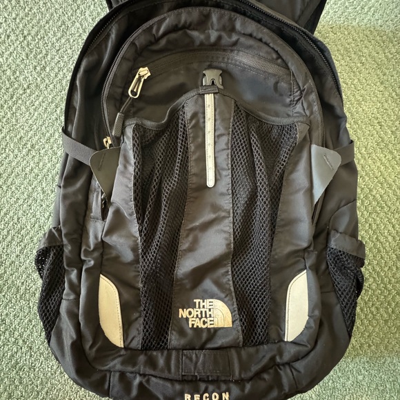 The North Face Recon Backpack - Picture 1 of 8